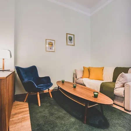Neoclassical Apartment Near Acropolis - Livingstone Crystal-3